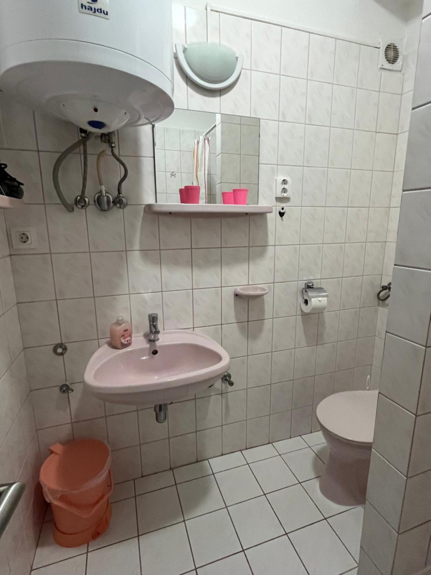 Jokai Apartmanhaz เฮวิซ ภายนอก รูปภาพ